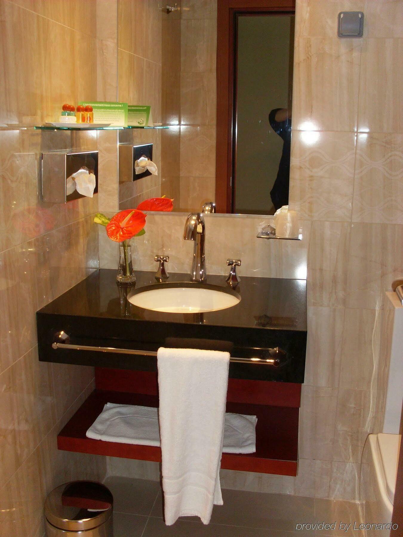 Azalai Hotel Cotonou Exterior photo